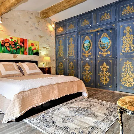 6 Bedroom Beautiful In