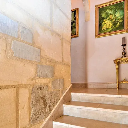בית נופש 6 Bedroom Beautiful In