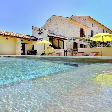 6 Bedroom Beautiful In *
