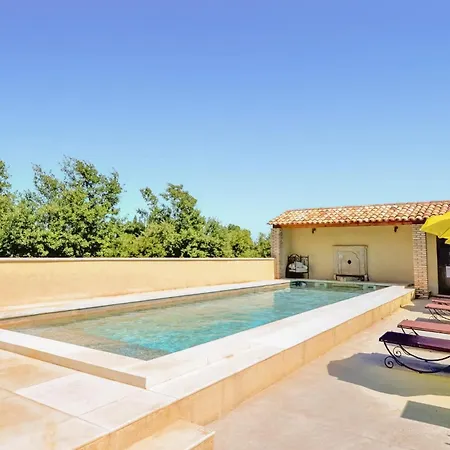 6 Bedroom Beautiful In *